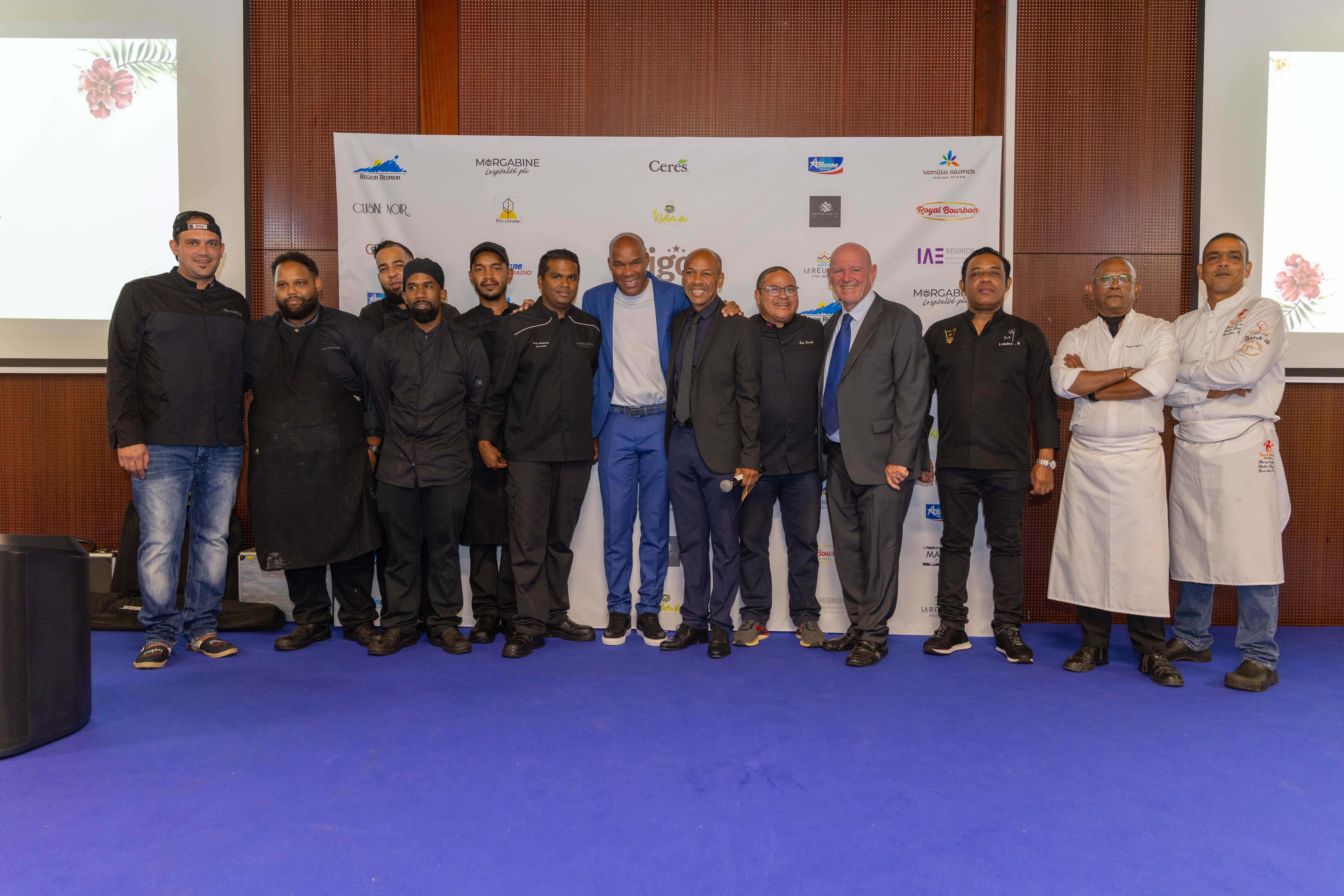 Photo de groupe lors du Festival International des Chefs Créoles